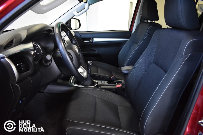 TOYOTA Hilux 2.8 D 4WD 4 porte Double Cab Lounge